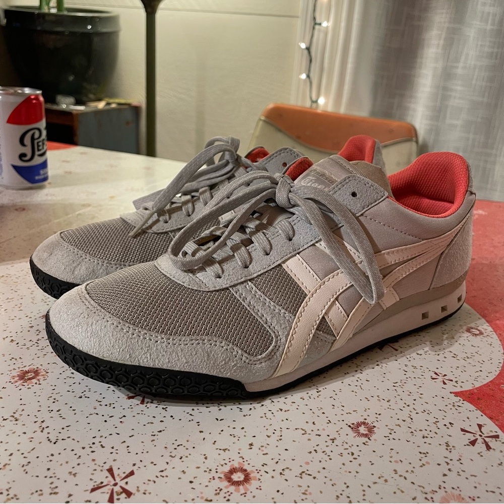 Onitsuka Tiger by Asics Ultimate 81 size 8.5